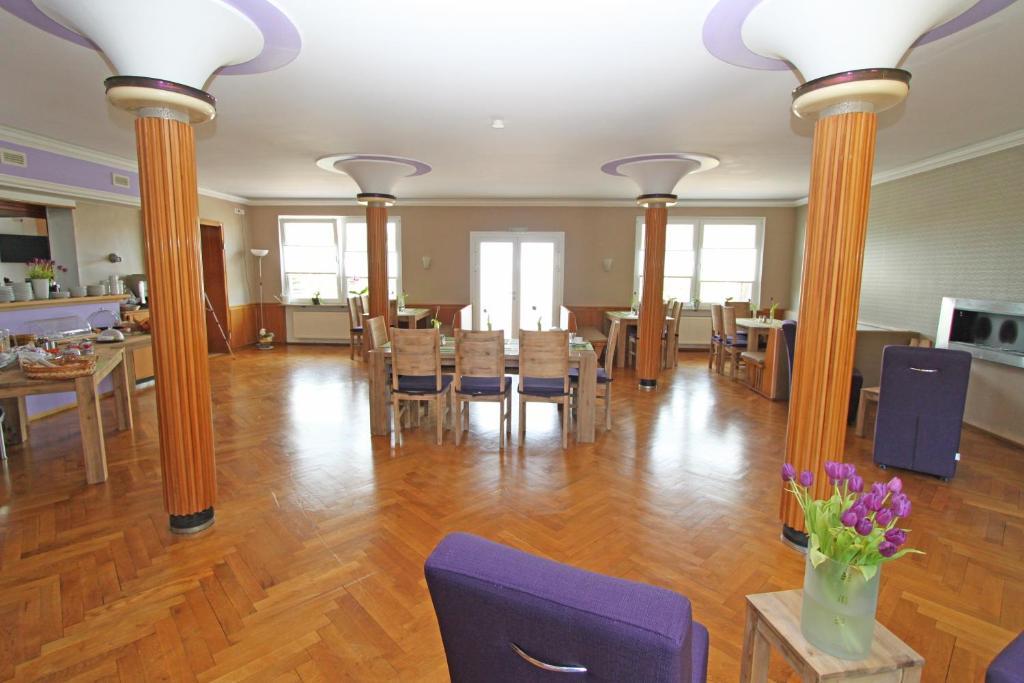 Hotel Sonnenhof Зіндельфінген Екстер'єр фото